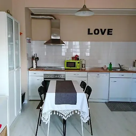 Charming In With Enclosed Garden 45 M² Apartment
