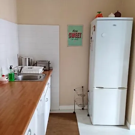Charming In With Enclosed Garden 45 M²